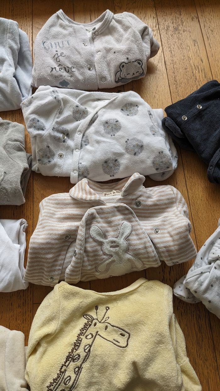 Lot pyjamas hiver 1 mois - photo numéro 3