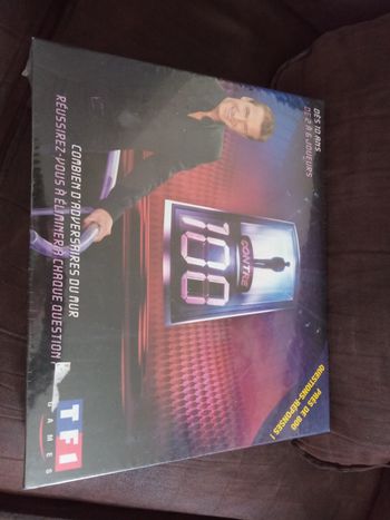 Jeu de Société: TF1 Games "1 Contre 100" - Neuf