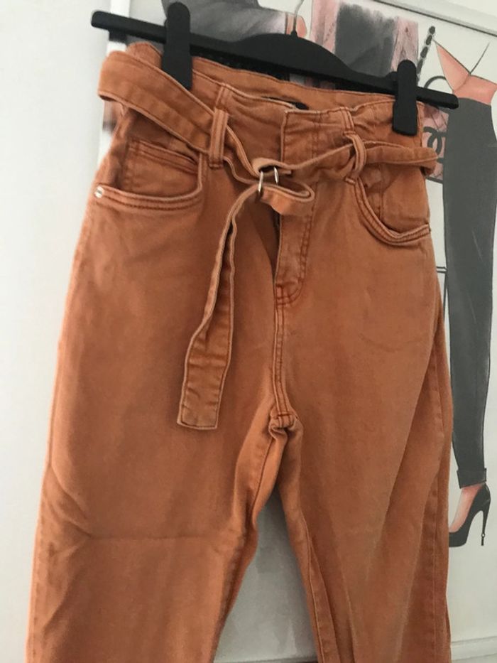 Jean carotte taille haute Bershka 36 - photo numéro 2