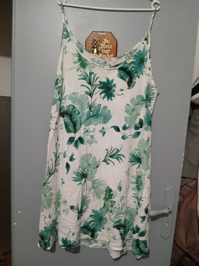 Robe  a bretelle  taille 54 56  5e - photo numéro 2