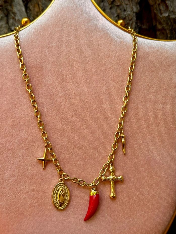 Collier mailles épaisses acier inoxydable or créateur breloques croix trèfle médaille vierge corne - photo numéro 3