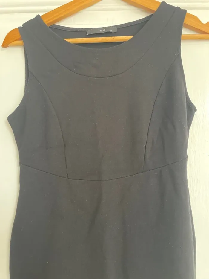 Jolie petite robe noire taille M - photo numéro 3