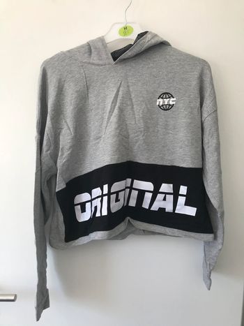 Pull femme, FB Sister