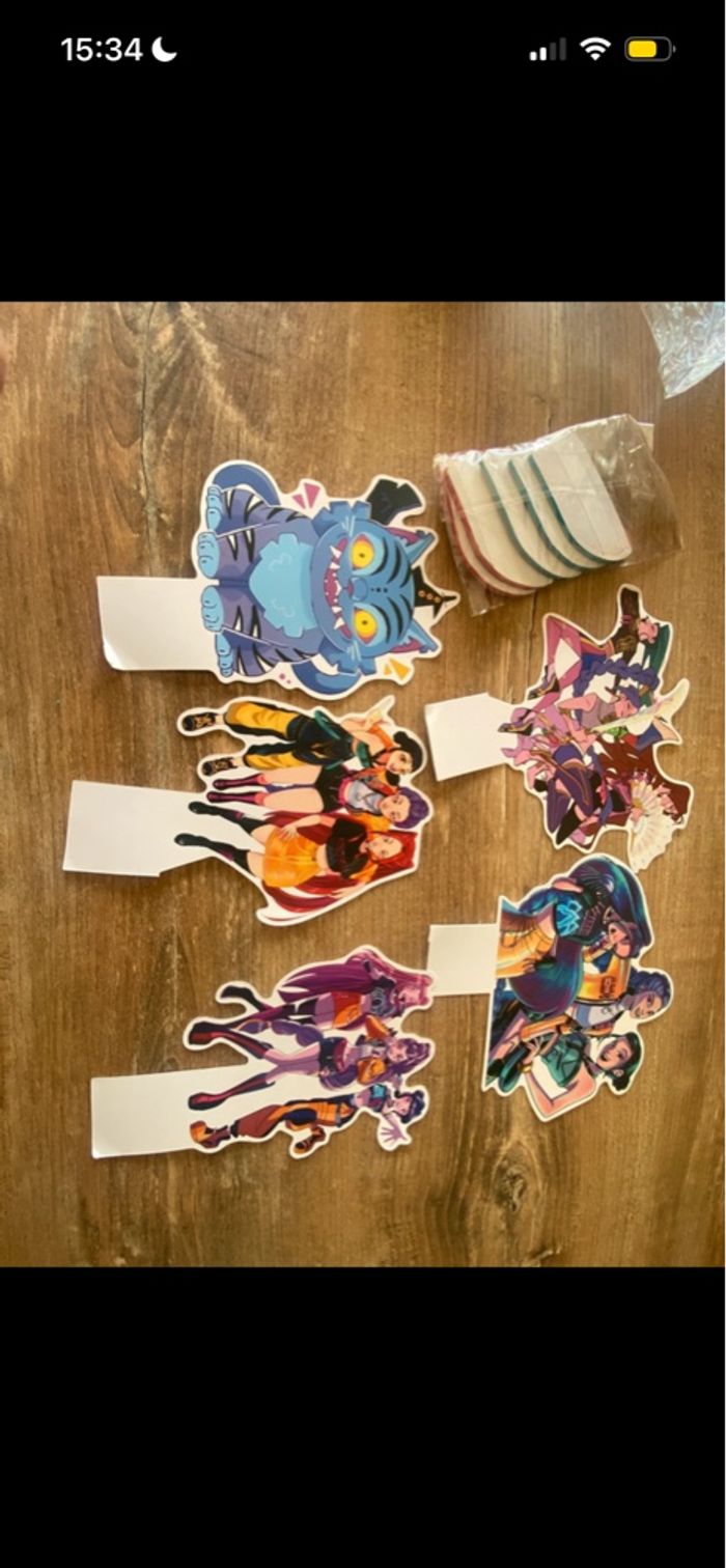 Centre de table en nid d’abeilles KPop - photo numéro 2