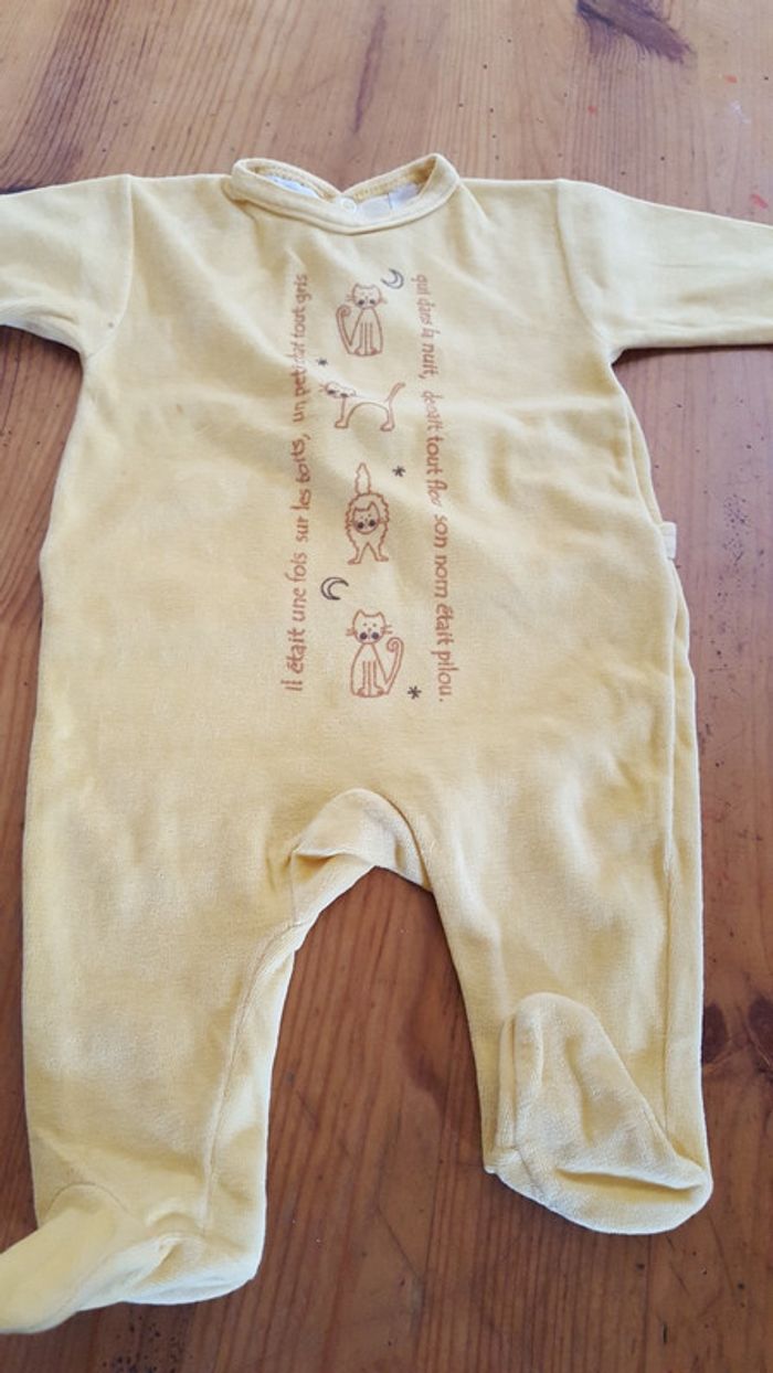 Pyjama velours taille 3 mois