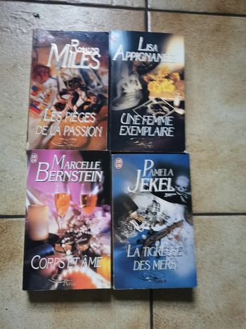 Lot de 4 romans livres de poche J'ai lu