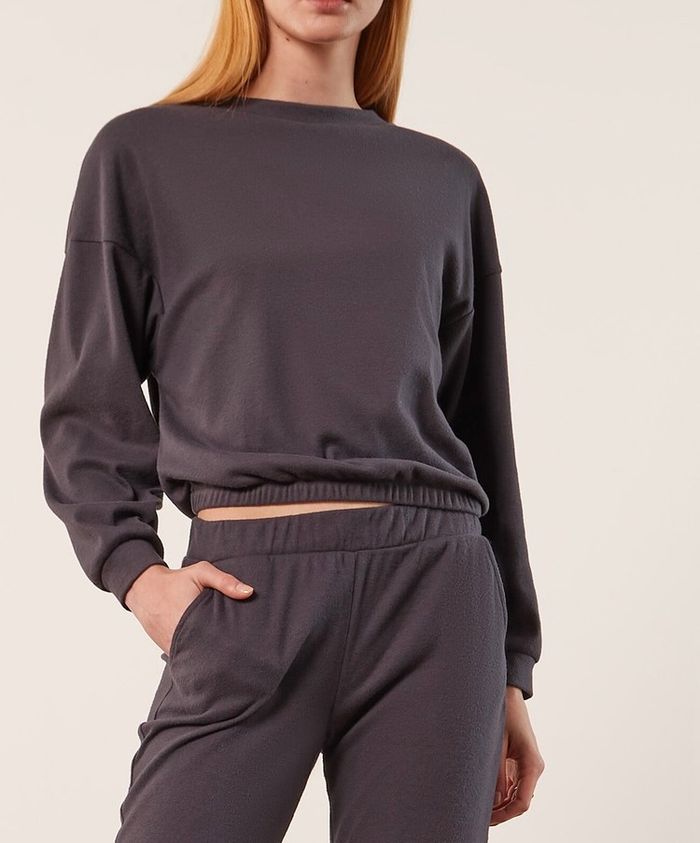 Sweat court oversize