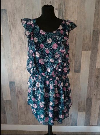 Robe fleurie blanche porte 40