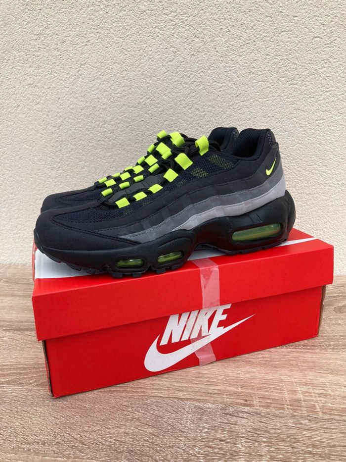 Baskets Basses Nike Air Max 95 Black Néon vert Fluo - Taille 40 - photo numéro 7