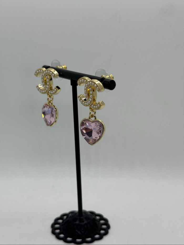 Boucles d’oreilles pendantes dorées zircone rose - photo numéro 2