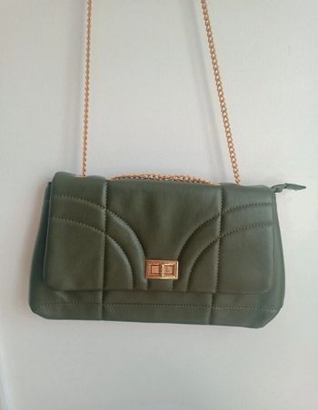 Sac bandoulière kaki matelassé
Easyclothes Neuf, jamais utilisé