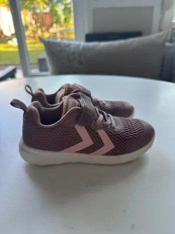 Baskets Hummel mauve et rose – Taille 33 – Neuves étiquette
