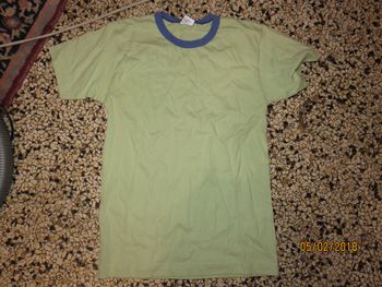 t-shirt athena taille 10/12 ans