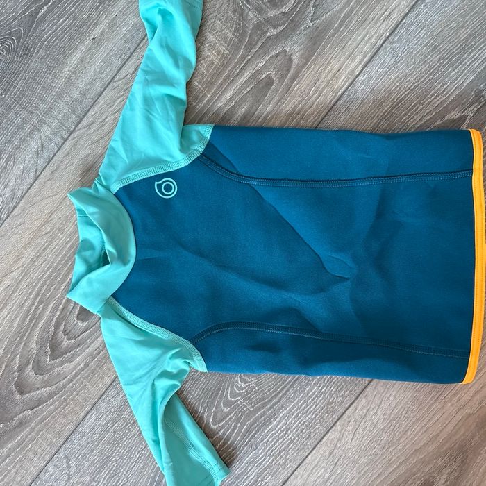 TEE shirt Néoprène taille 3/4 ans