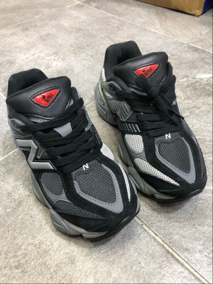 New balance 9060 noire et grise taille 41 jamais porté - photo numéro 4