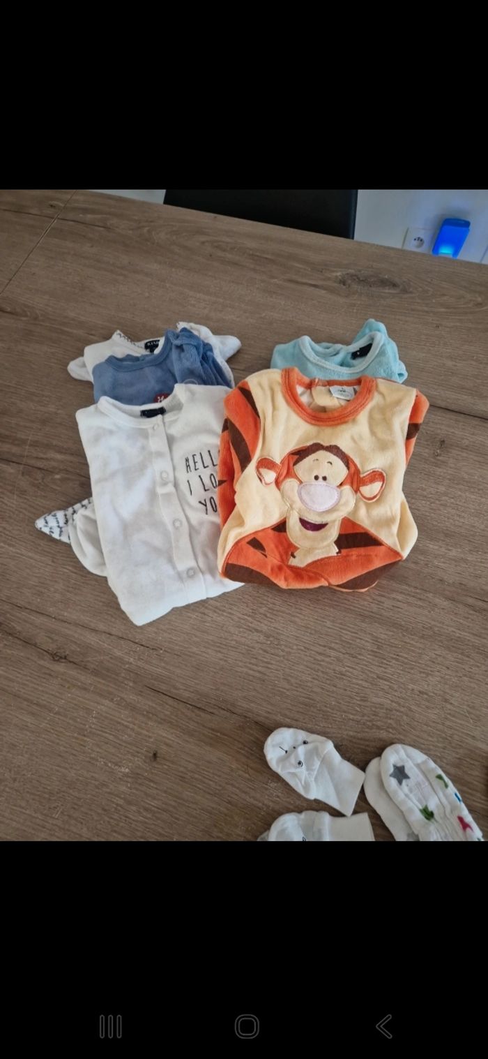 Lot +100 vêtements bébé garcons en 1 mois - photo numéro 3
