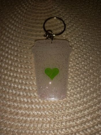 Porte clé mug coeur résine epoxy