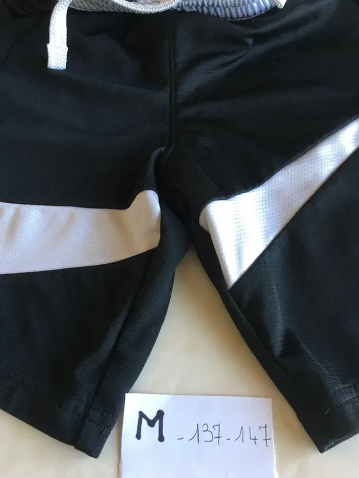 Short Nike M - 137/147 - photo numéro 4
