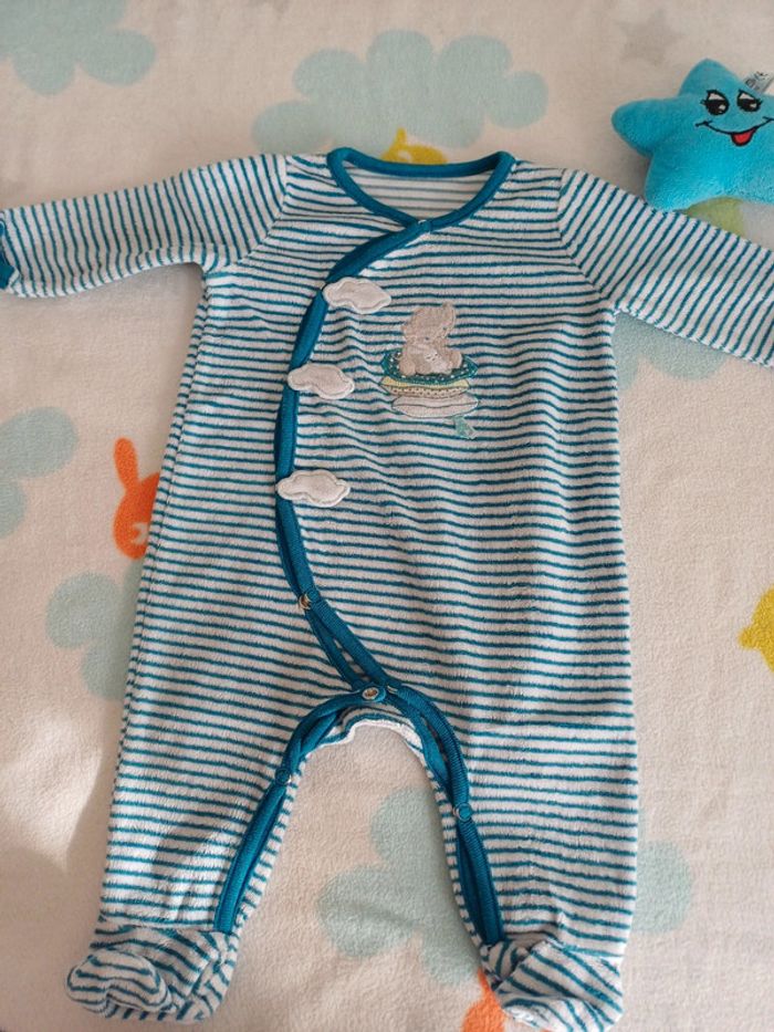 Pyjama bleu et blanc 3 mois