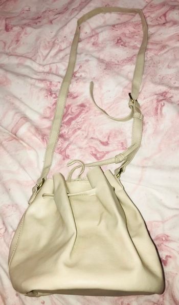 Petit sac seau couleur beige