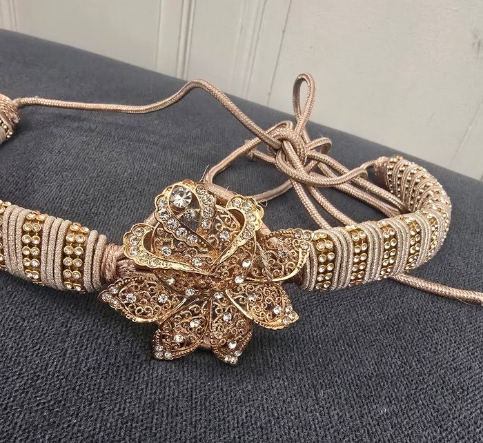 Ceinture caftan takchita rose gold avec broche central en métal et strass - photo numéro 3