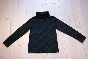Sous pull 6 ans fille. Kiabi. Avec petits motif