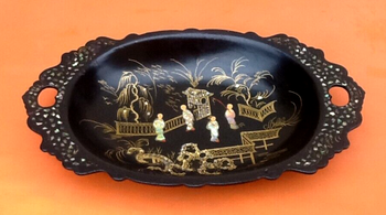 Corbeille Napoléon III  Carton bouilli   Laqué à décor japonisant