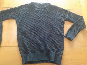Pull noir ajouré