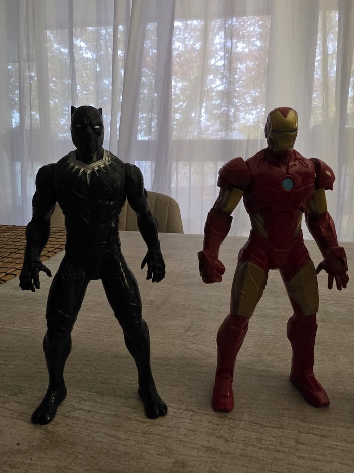 Lot de 4 figurines marvel - photo numéro 3