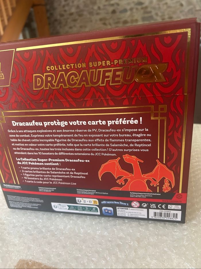 Coffret premium Dracaufeu avec figurine - photo numéro 5