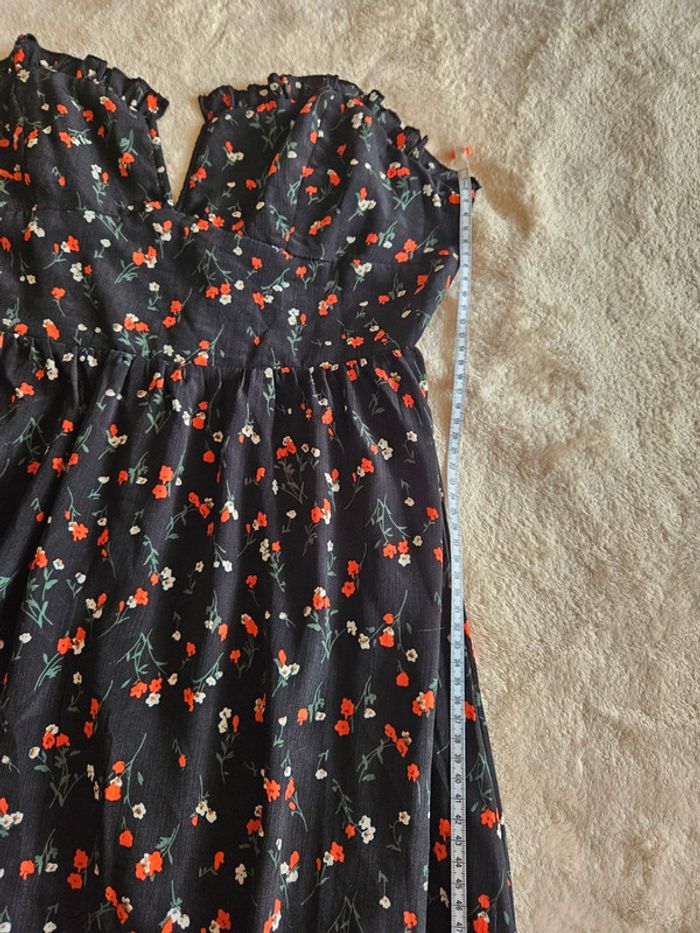 Robe courte fleurie façon bustier Shein - photo numéro 10