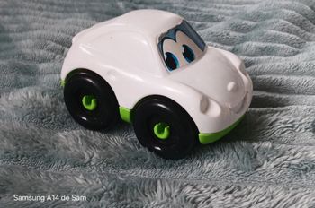 Voiture en plastique