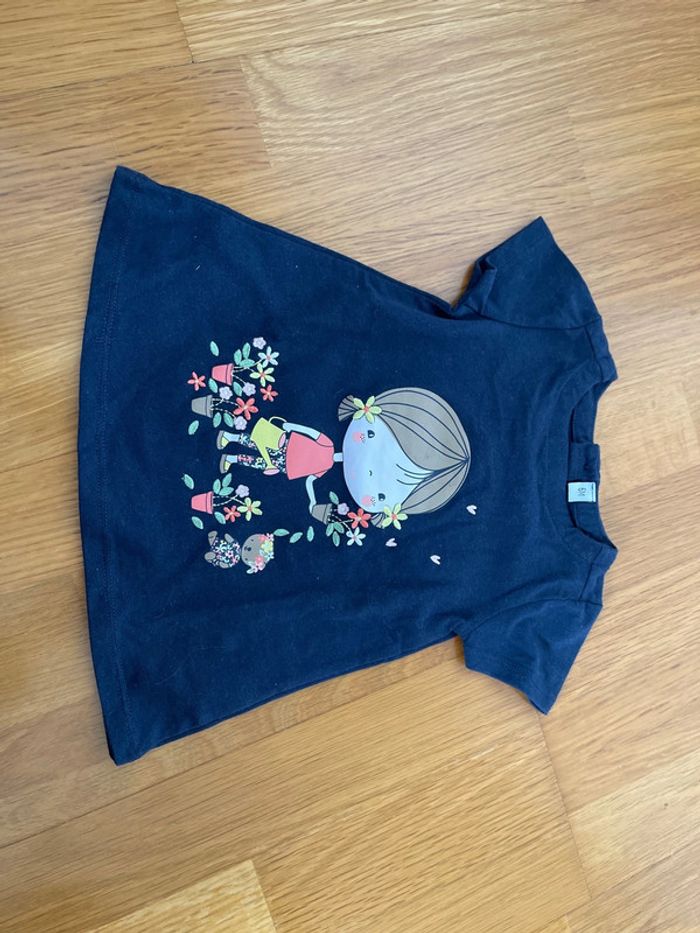 T-shirt neuf fille taille 6 mois