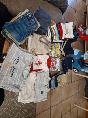 Lot 18 mois (49articles)