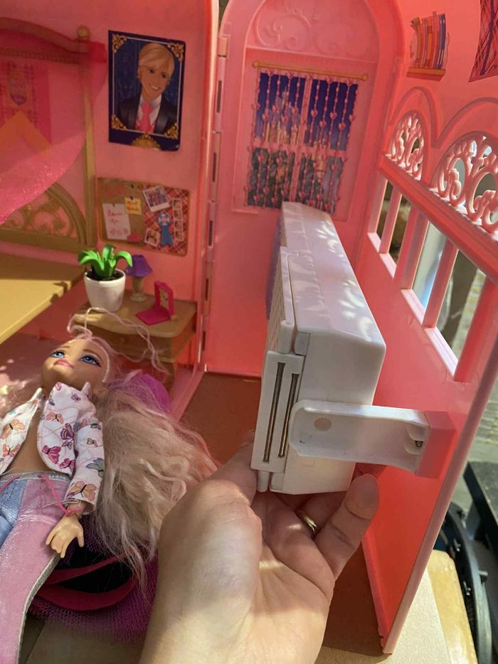 Barbie avec sa maison - photo numéro 5