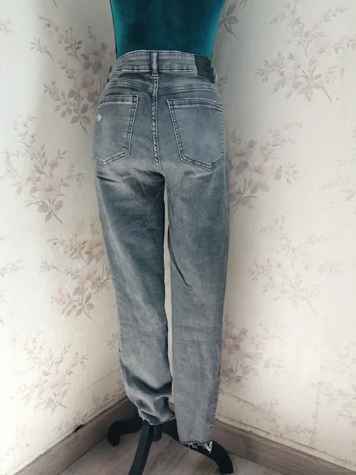 Jeans skinny high waist gris troué avec effet déchiré aux chevilles / jennyfer / (40) - photo numéro 7