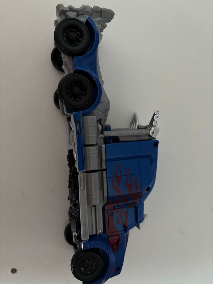 Jouet camion transformable en robot - photo numéro 4