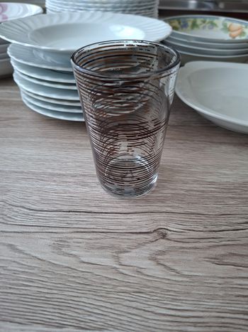 Verre à rayures