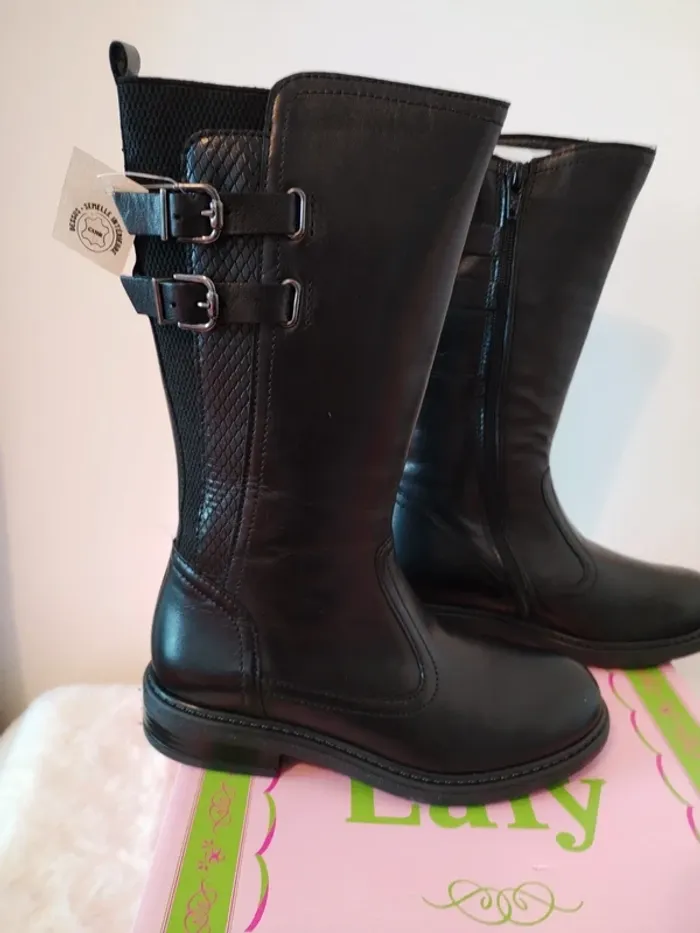 Bottes en Cuir Véritable pour Fille - Neuves avec Boîte - T.32 PROMO - photo numéro 2