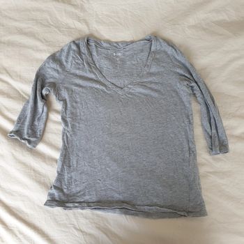 1 t-shirt manche 3/4 gris, taille XS, marque Sud, en très bon état