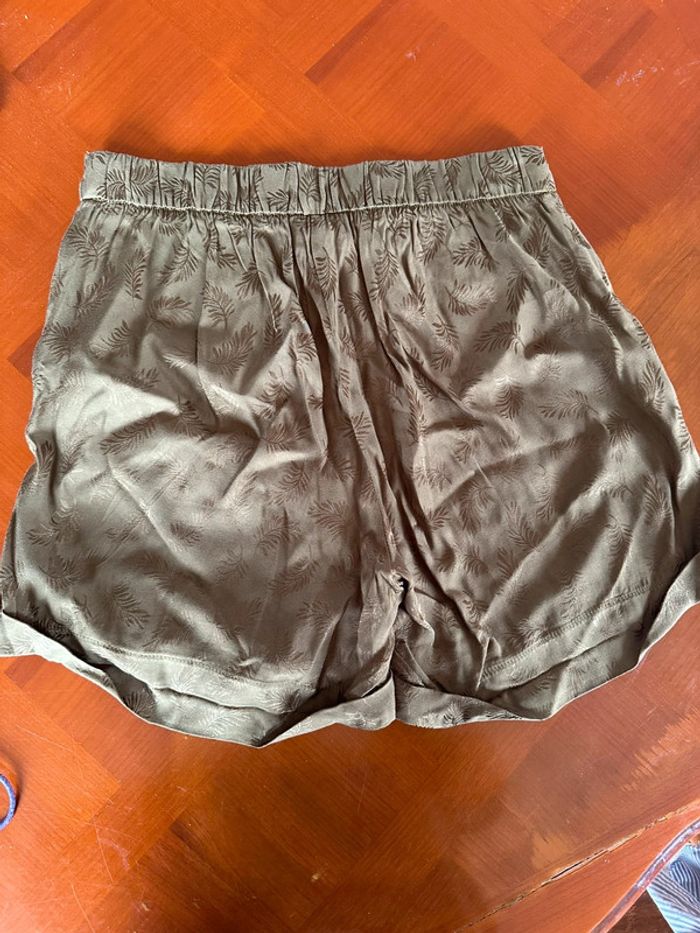 Short fluide kaki à motif feuille VILA clothes 34 - photo numéro 4