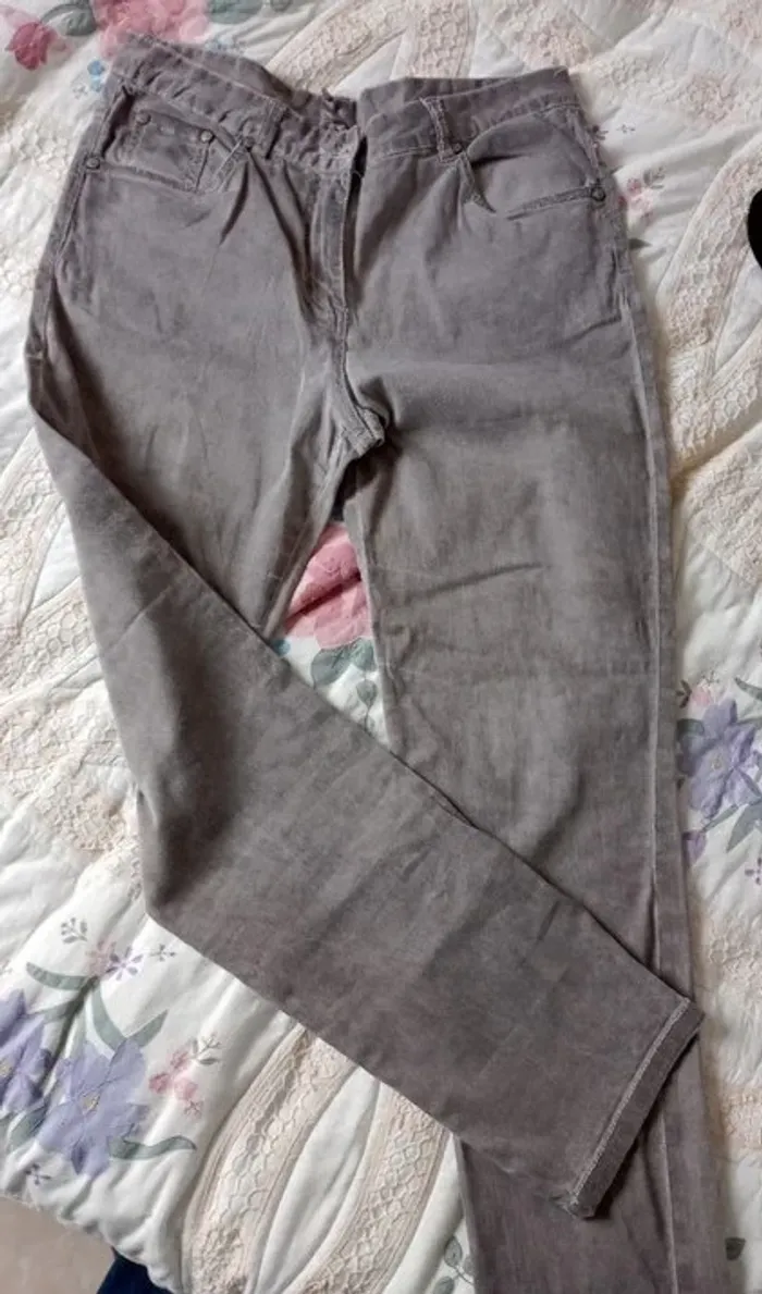 Pantalon taupe - photo numéro 2