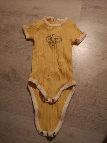 Bodie jaune 6 mois roi lion symba