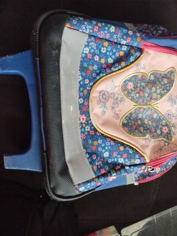 Cartable scolaire à roulettes - photo numéro 5