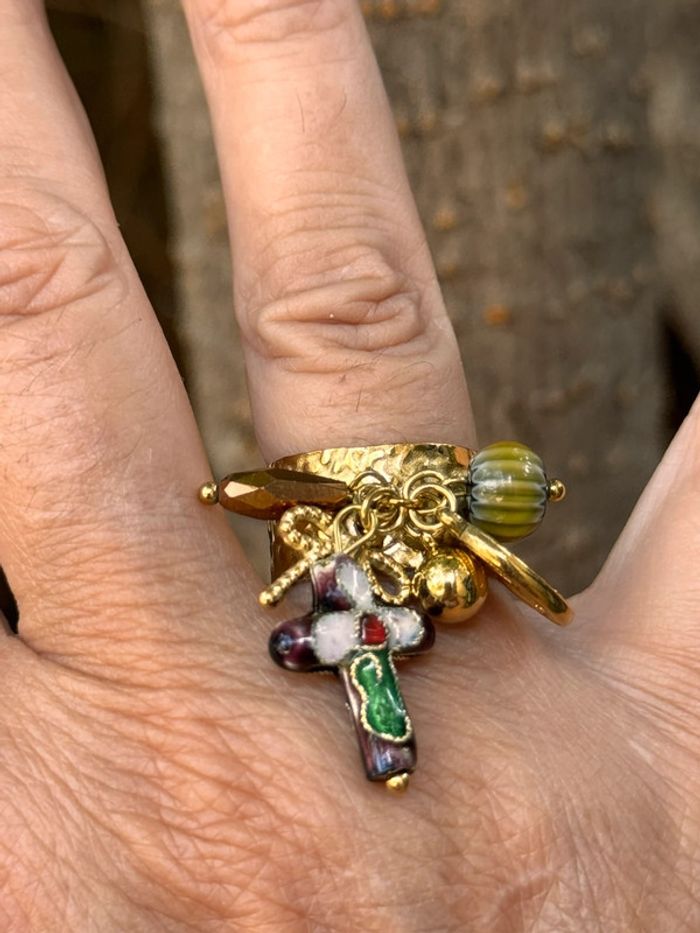 Bague large réglable habaha Paris breloques croix noeud vierge perles - photo numéro 2