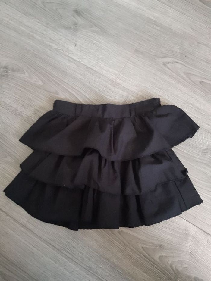 Jupe à volants noirs