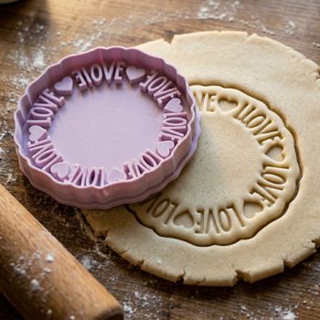 Emporte-pièce Rond LOVE et Cœurs - Découpoir Biscuit Saint-Valentin Pâte à Sucre