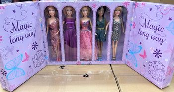 8 poupée barbie