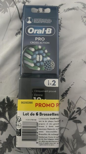 Log de 6 brossettes Oral B Noires