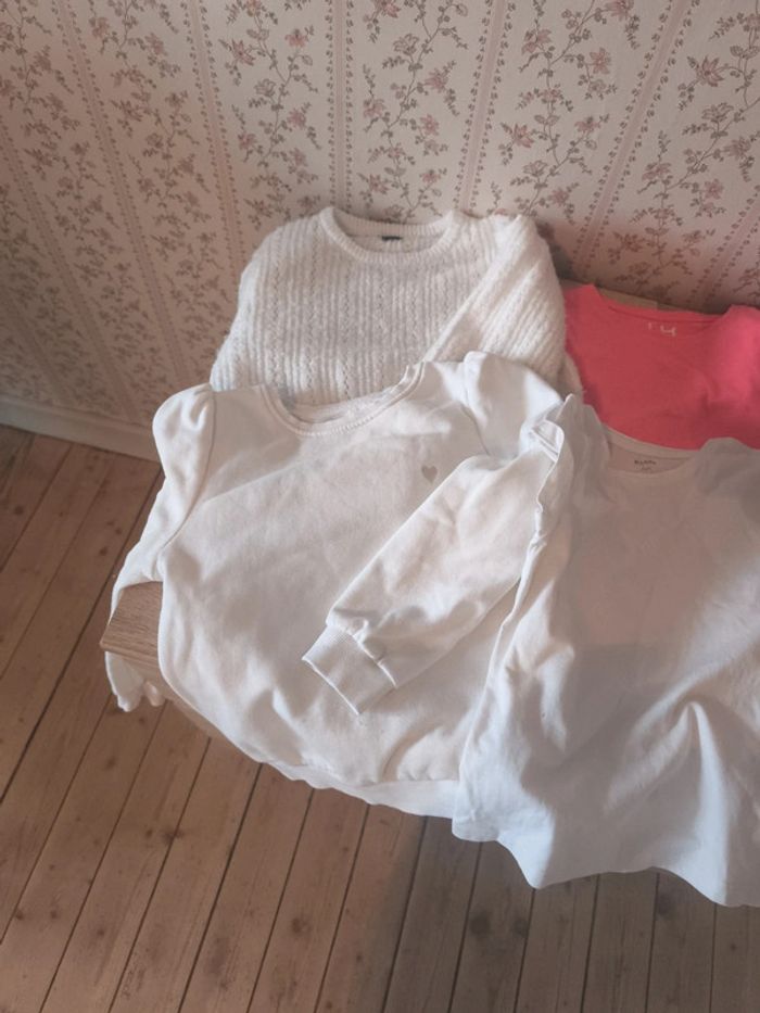 Lot de 7 vêtements 6 ans en état satisfaisant